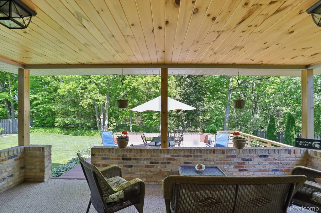 6211 Kings Scepter Road Grand Blanc Charter Township MI 48439