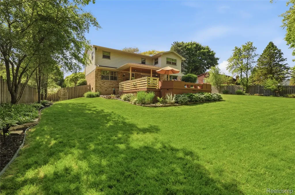 6211 Kings Scepter Road Grand Blanc Charter Township MI 48439