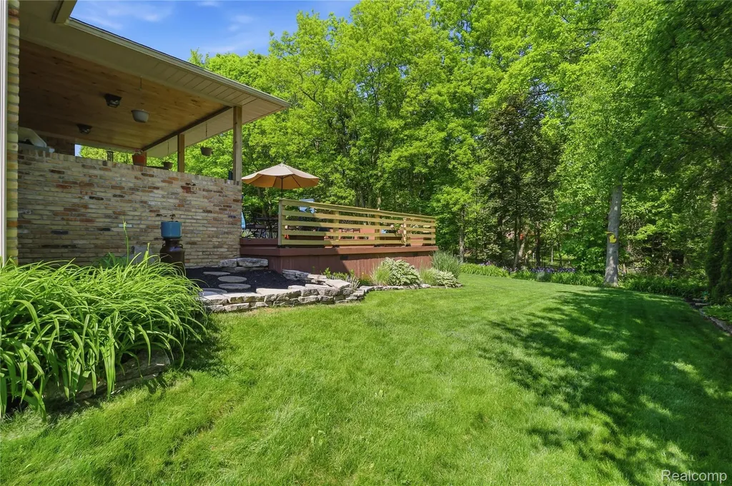 6211 Kings Scepter Road Grand Blanc Charter Township MI 48439