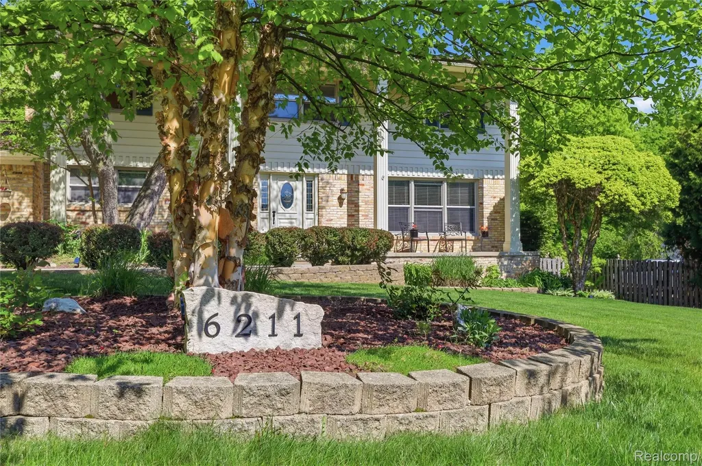 6211 Kings Scepter Road Grand Blanc Charter Township MI 48439