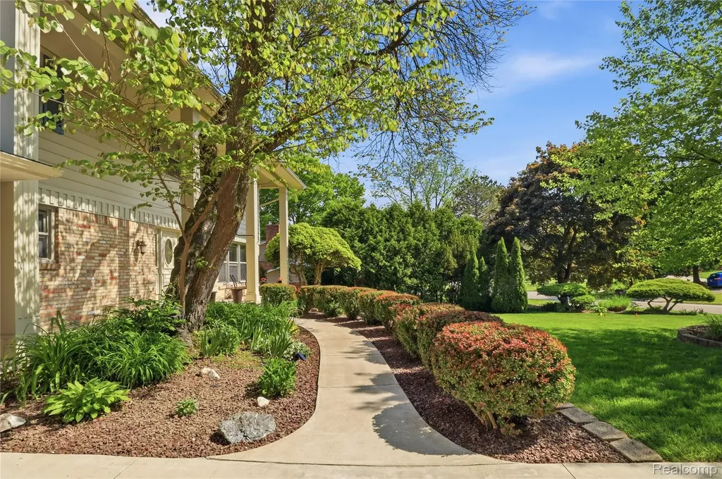 6211 Kings Scepter Road Grand Blanc Charter Township MI 48439