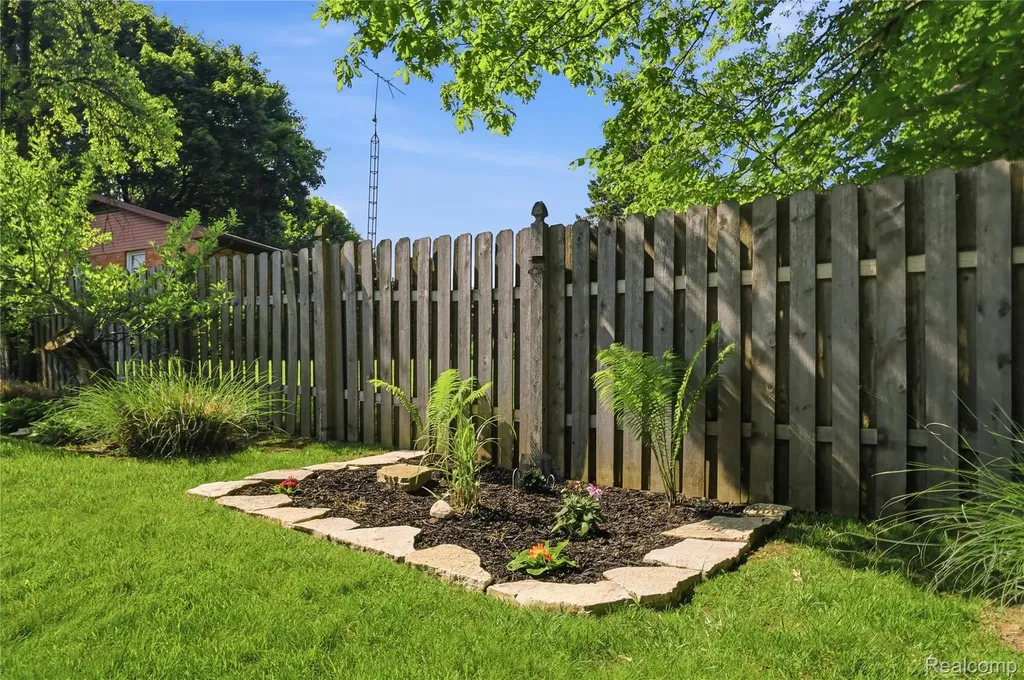 6211 Kings Scepter Road Grand Blanc Charter Township MI 48439