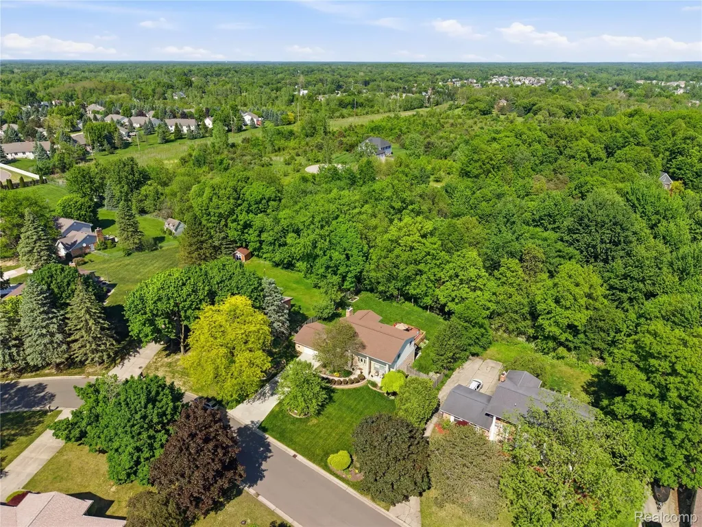 6211 Kings Scepter Road Grand Blanc Charter Township MI 48439