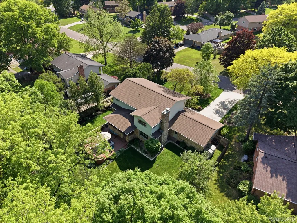 6211 Kings Scepter Road Grand Blanc Charter Township MI 48439