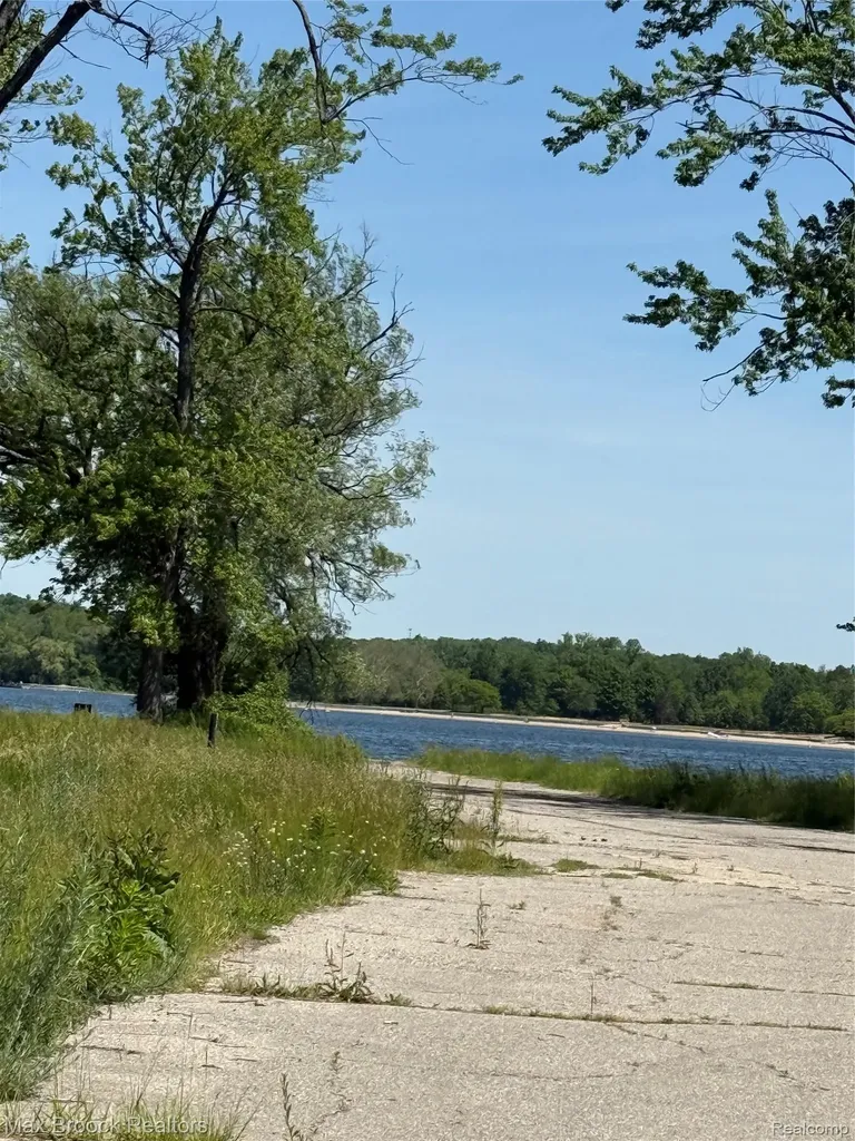 8300 Pontiac Lake Road White Lake Charter Township MI 48386