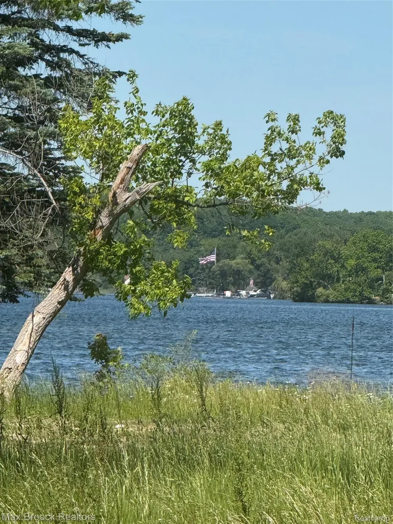 8300 Pontiac Lake Road White Lake Charter Township MI 48386