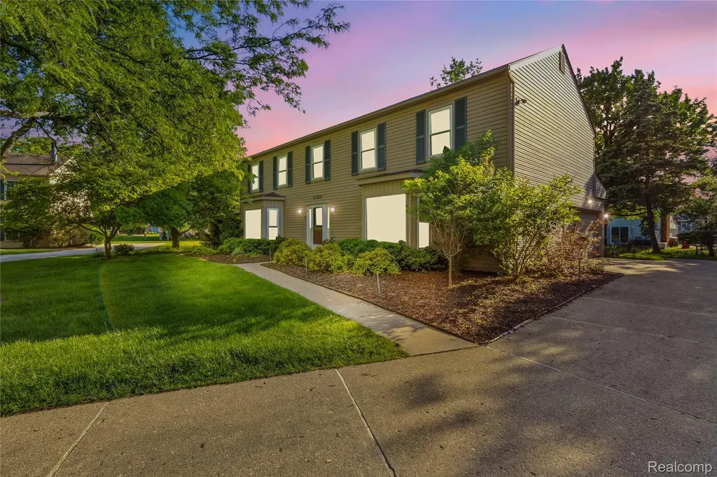 5389 Fox Ridge Circle West Bloomfield Charter Township MI 48322