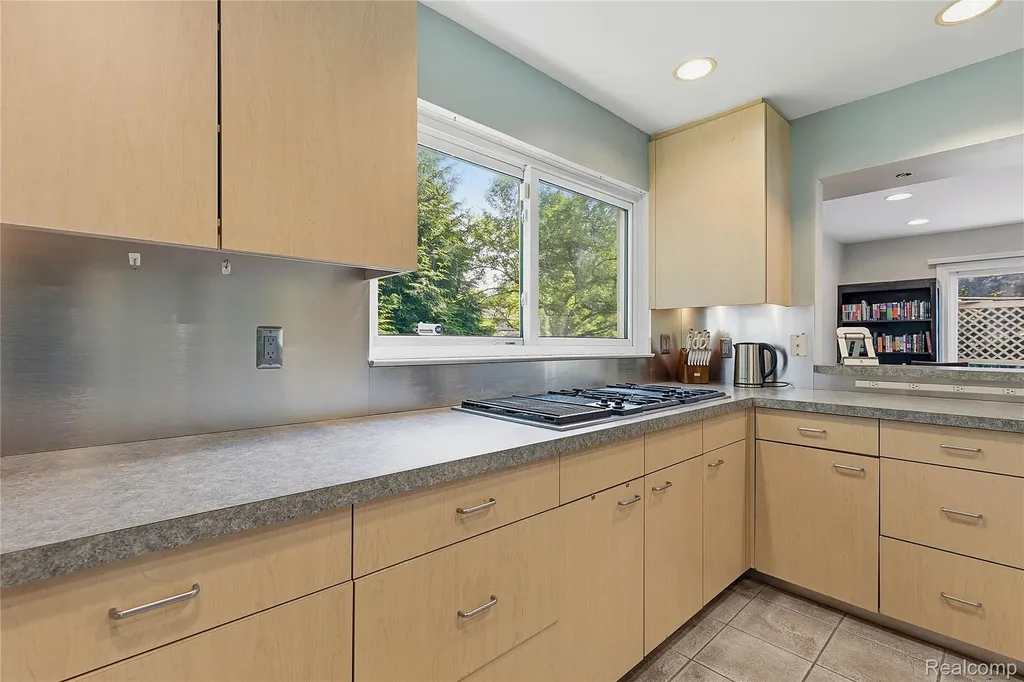 5389 Fox Ridge Circle West Bloomfield Charter Township MI 48322