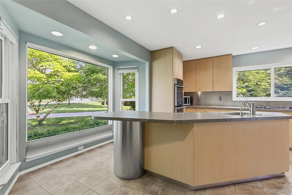5389 Fox Ridge Circle West Bloomfield Charter Township MI 48322