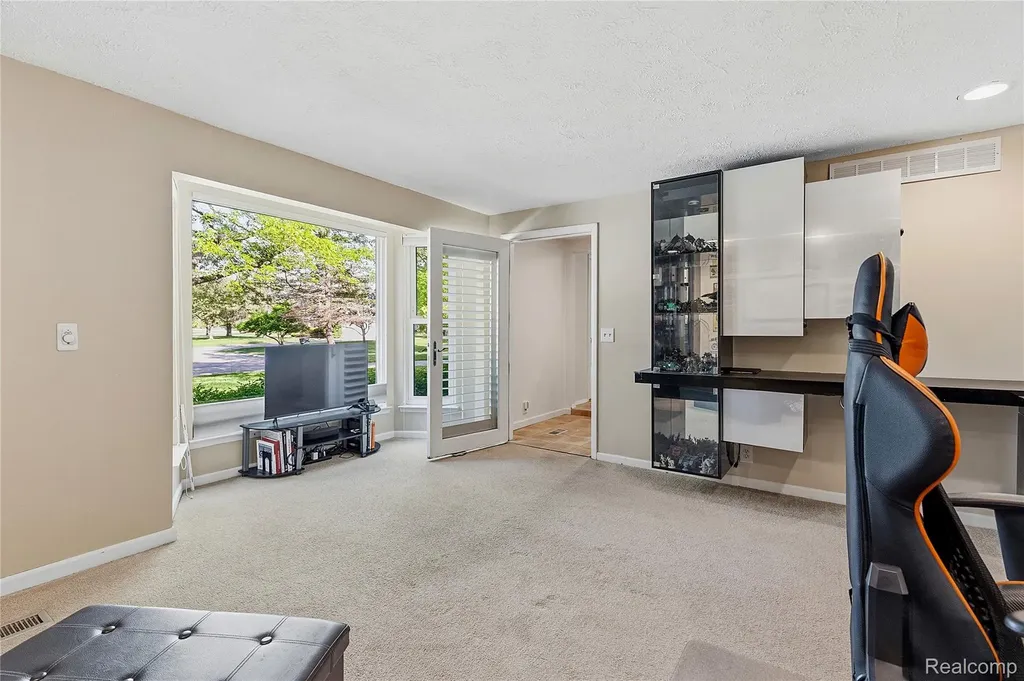 5389 Fox Ridge Circle West Bloomfield Charter Township MI 48322