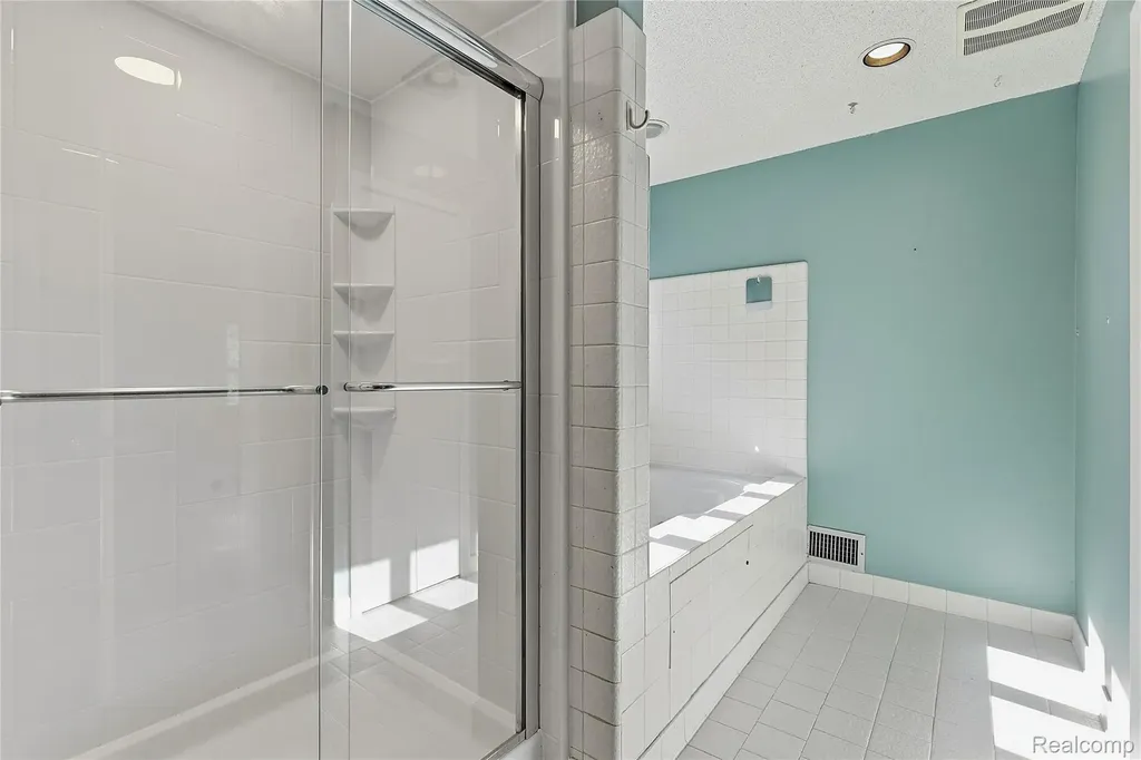 5389 Fox Ridge Circle West Bloomfield Charter Township MI 48322