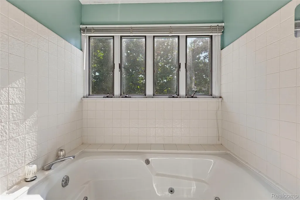 5389 Fox Ridge Circle West Bloomfield Charter Township MI 48322