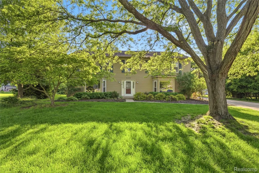5389 Fox Ridge Circle West Bloomfield Charter Township MI 48322