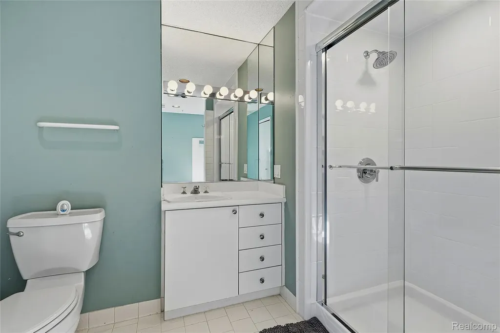 5389 Fox Ridge Circle West Bloomfield Charter Township MI 48322