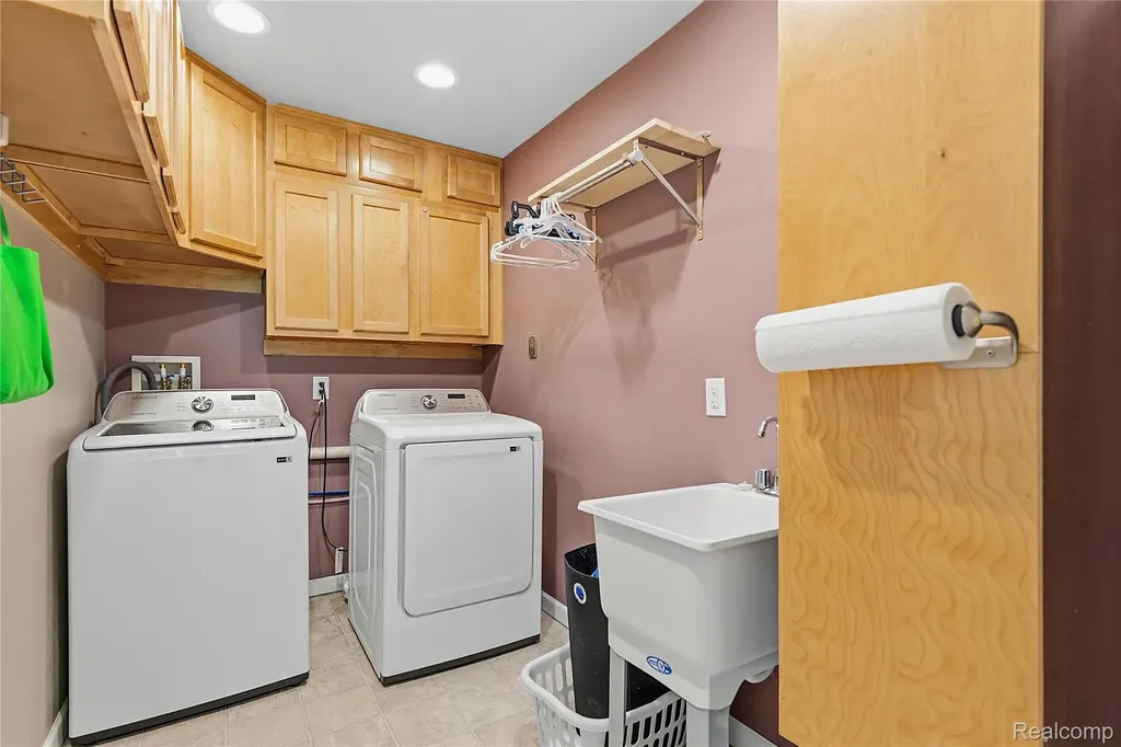 5389 Fox Ridge Circle West Bloomfield Charter Township MI 48322