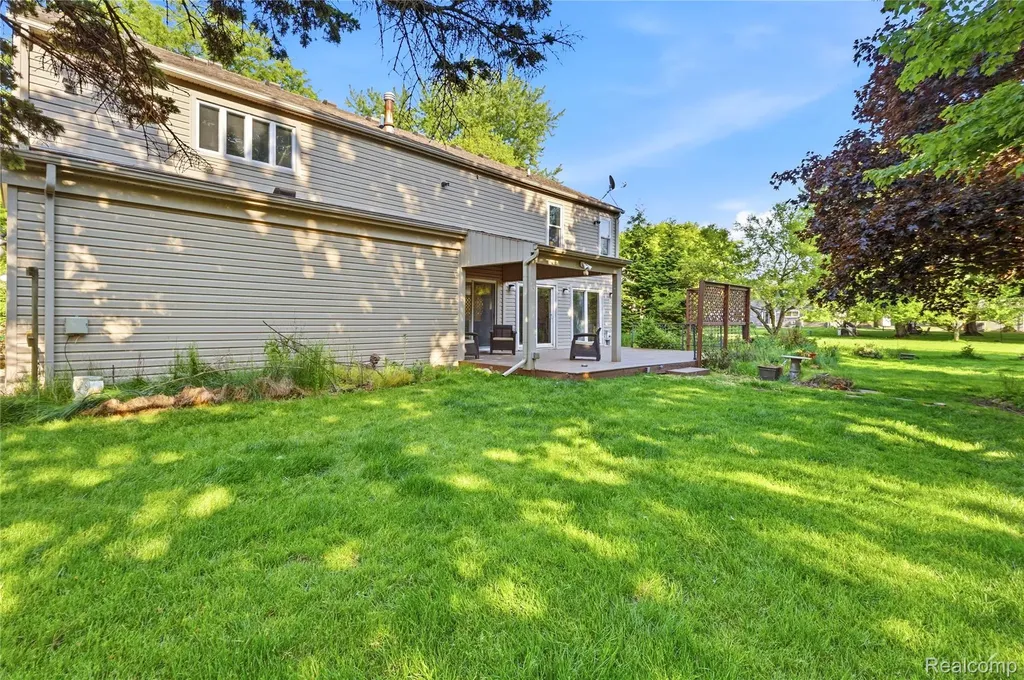 5389 Fox Ridge Circle West Bloomfield Charter Township MI 48322