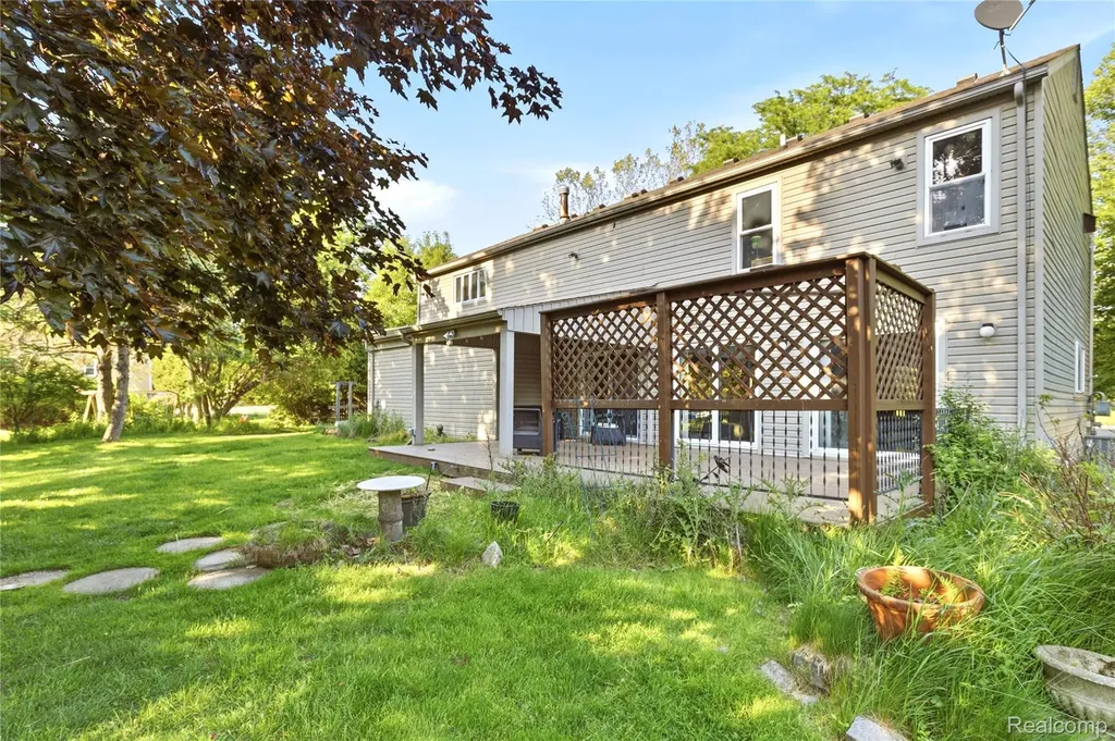 5389 Fox Ridge Circle West Bloomfield Charter Township MI 48322