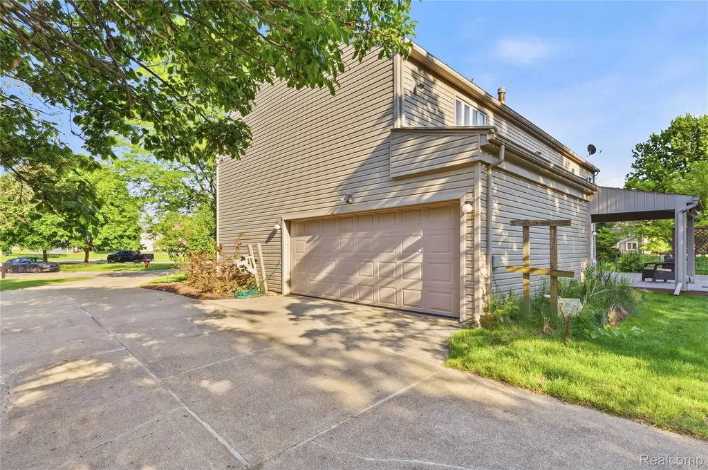 5389 Fox Ridge Circle West Bloomfield Charter Township MI 48322