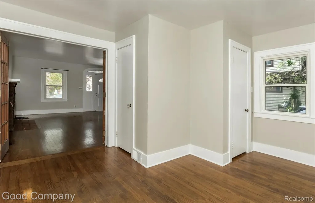 1924 Pinecrest Drive Ferndale City MI 48220