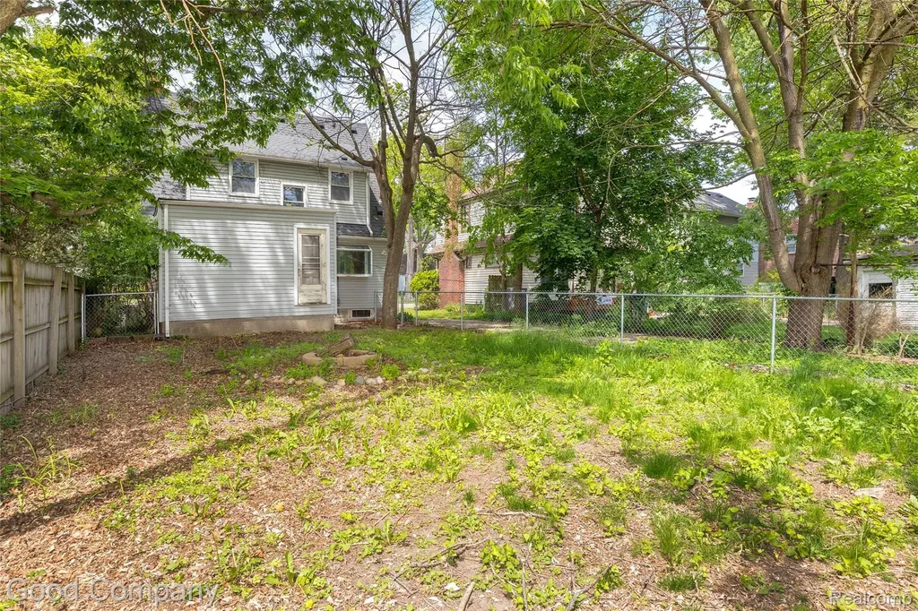 1924 Pinecrest Drive Ferndale City MI 48220