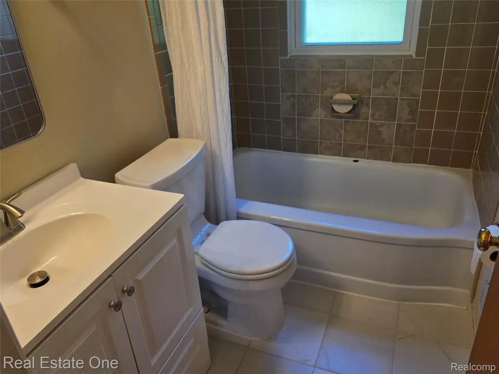 23079 Violet Street Farmington City MI 48336