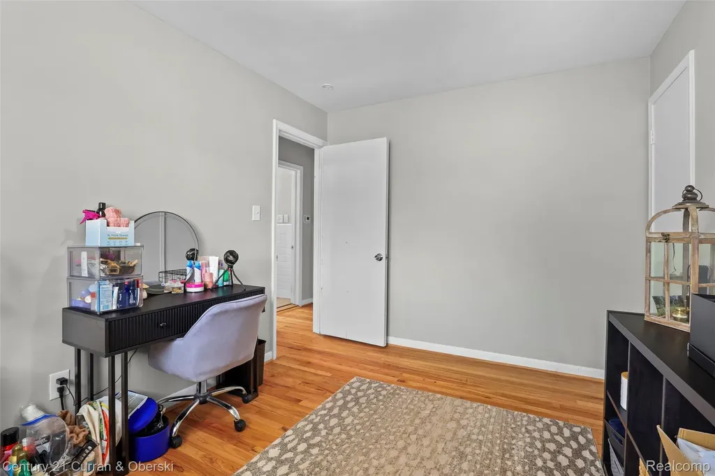31741 Lonnie Boulevard Westland City MI 48185