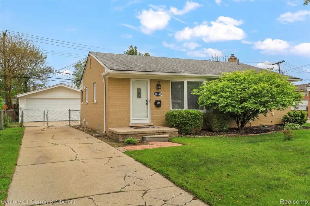 31741 Lonnie Boulevard Westland City MI 48185
