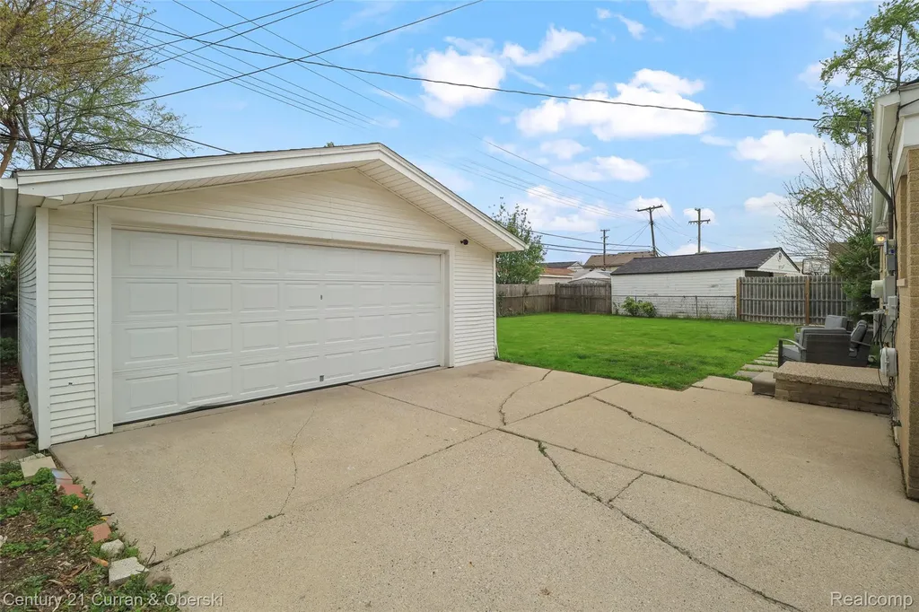 31741 Lonnie Boulevard Westland City MI 48185