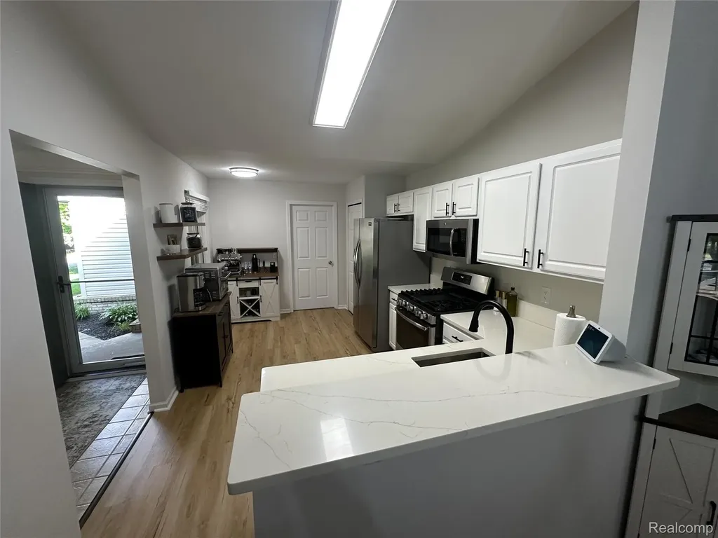 12140 Noonan Court Utica City MI 48315