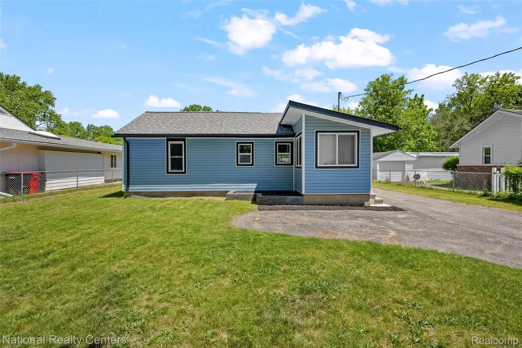 23284 Almira Street Southfield City MI 48033