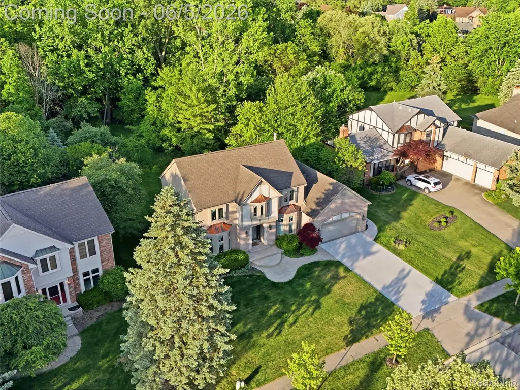 1232 Bradbury Drive Troy City MI 48098