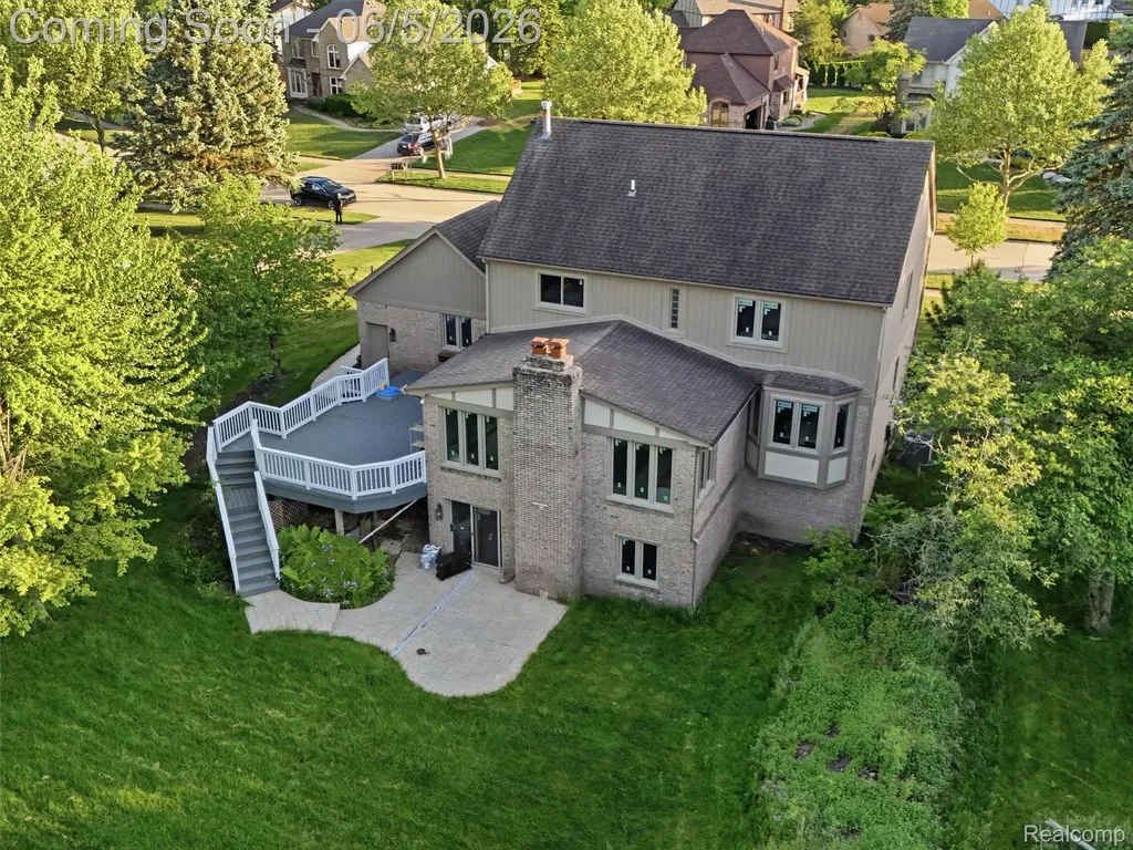 1232 Bradbury Drive Troy City MI 48098