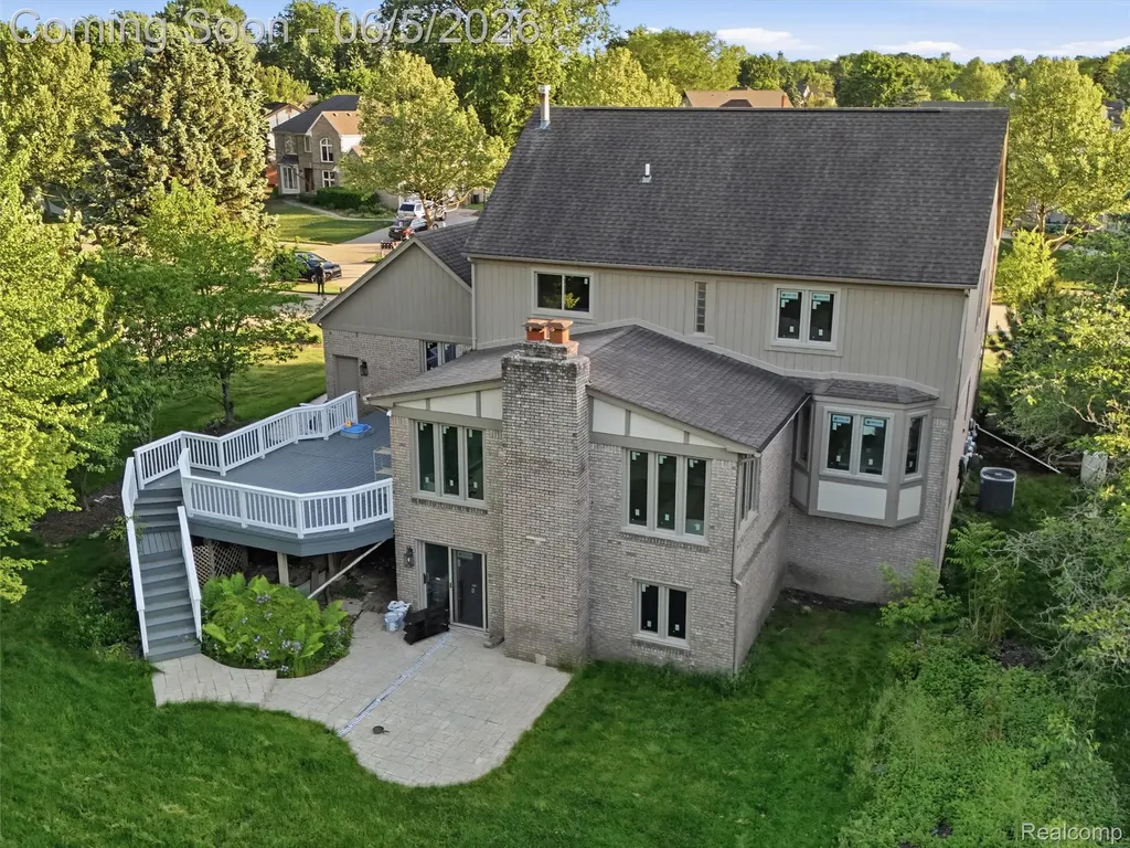 1232 Bradbury Drive Troy City MI 48098