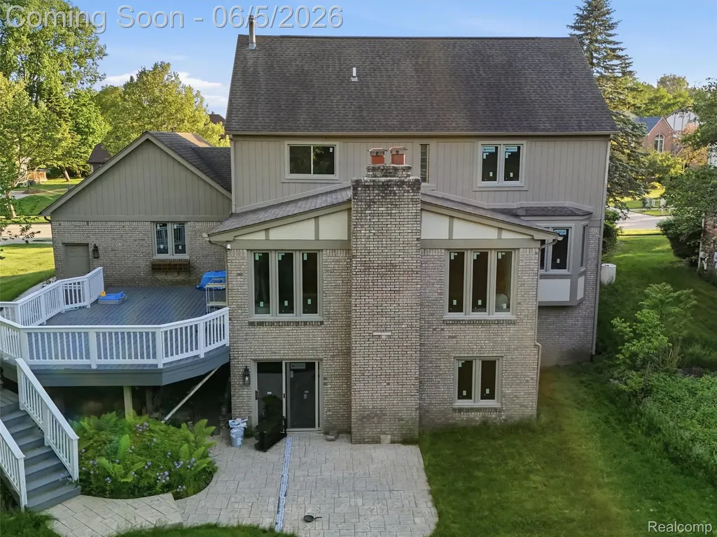 1232 Bradbury Drive Troy City MI 48098