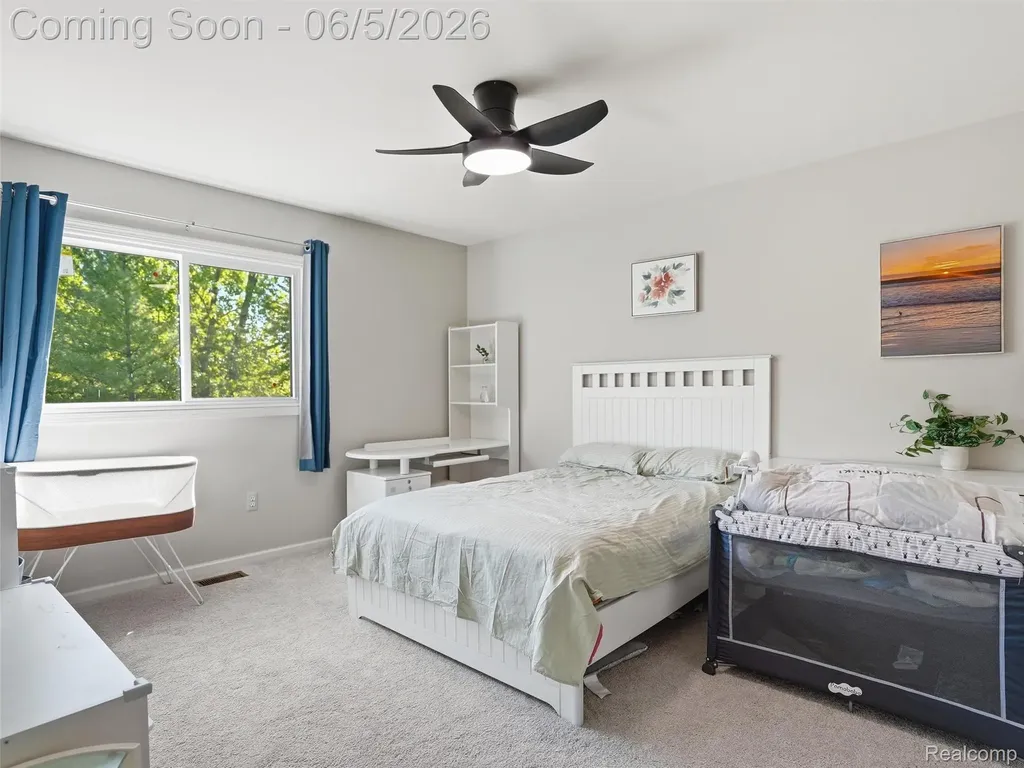 1232 Bradbury Drive Troy City MI 48098