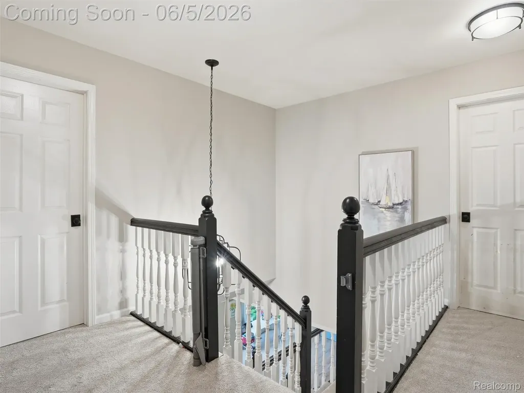 1232 Bradbury Drive Troy City MI 48098