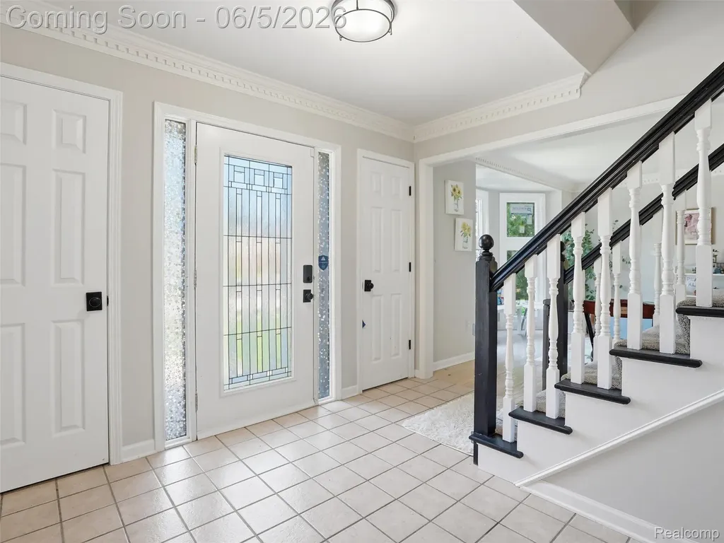 1232 Bradbury Drive Troy City MI 48098