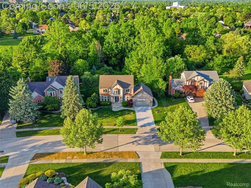 1232 Bradbury Drive Troy City MI 48098