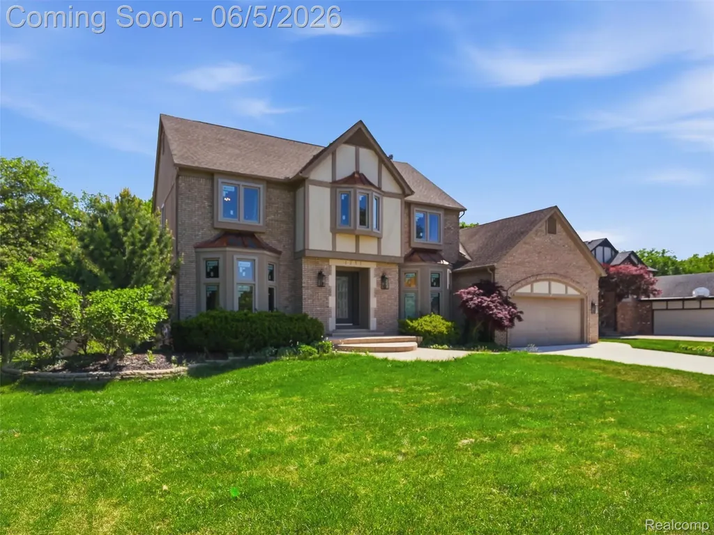 1232 Bradbury Drive Troy City MI 48098