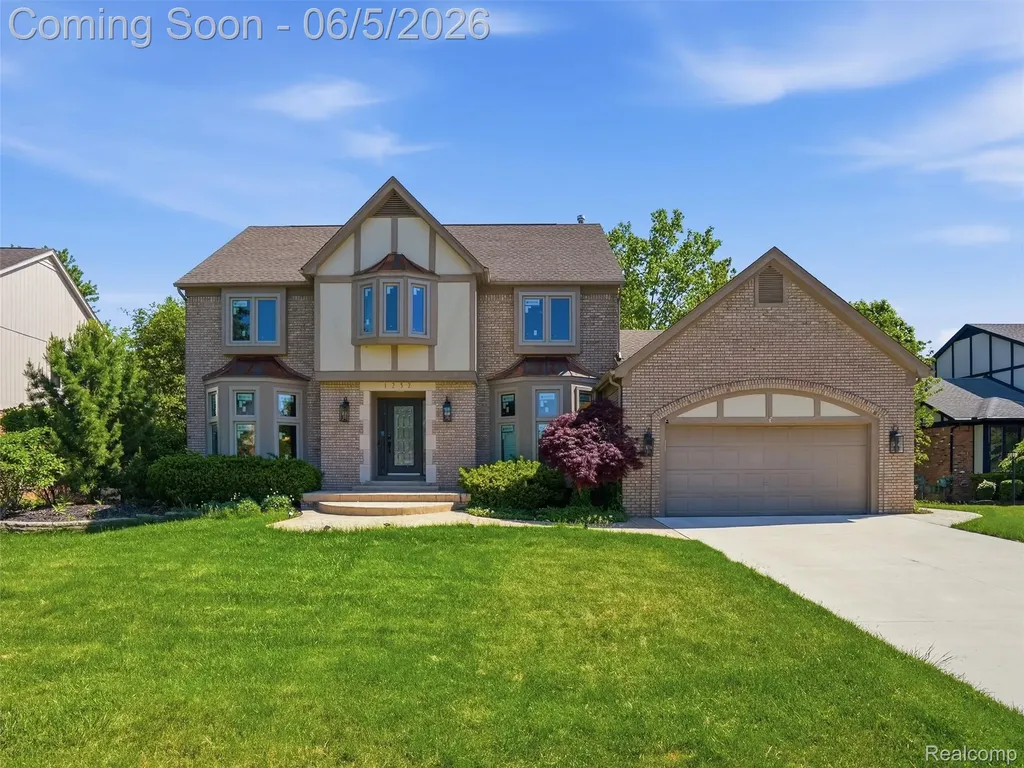 1232 Bradbury Drive Troy City MI 48098