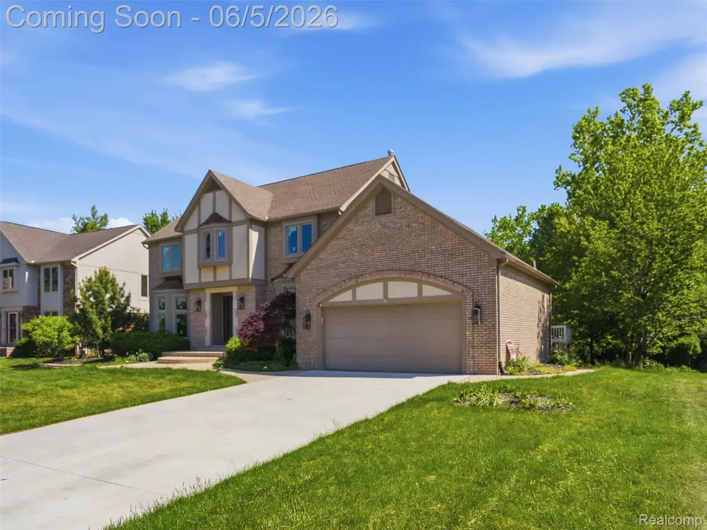 1232 Bradbury Drive Troy City MI 48098