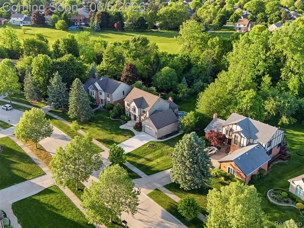 1232 Bradbury Drive Troy City MI 48098