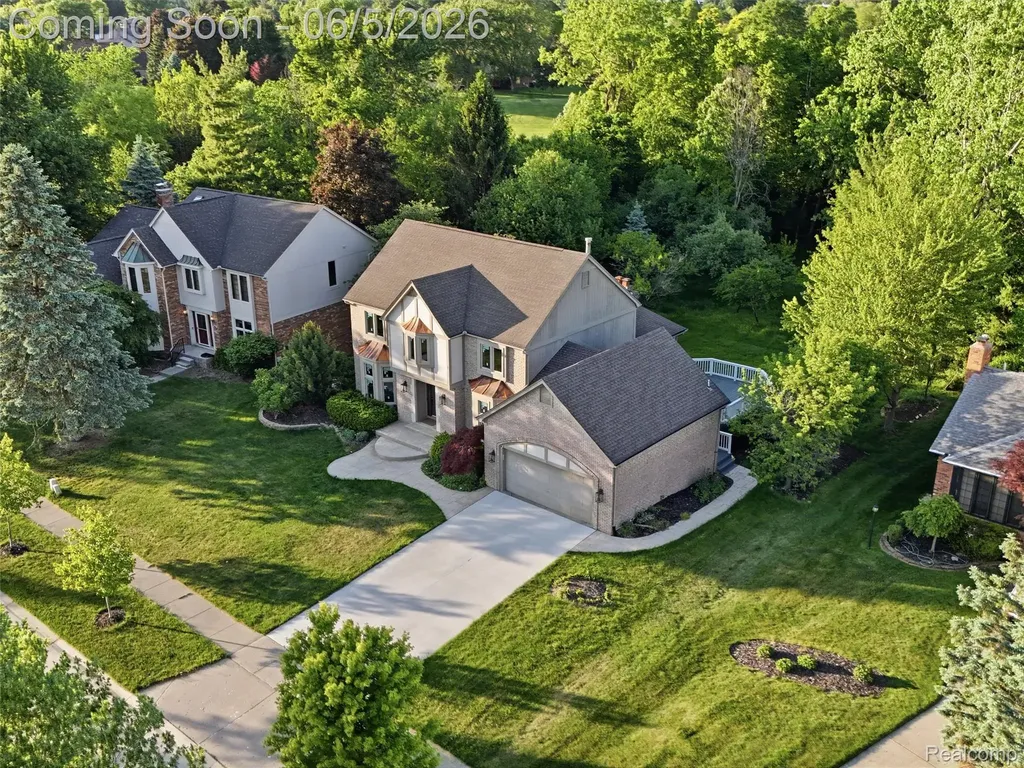 1232 Bradbury Drive Troy City MI 48098