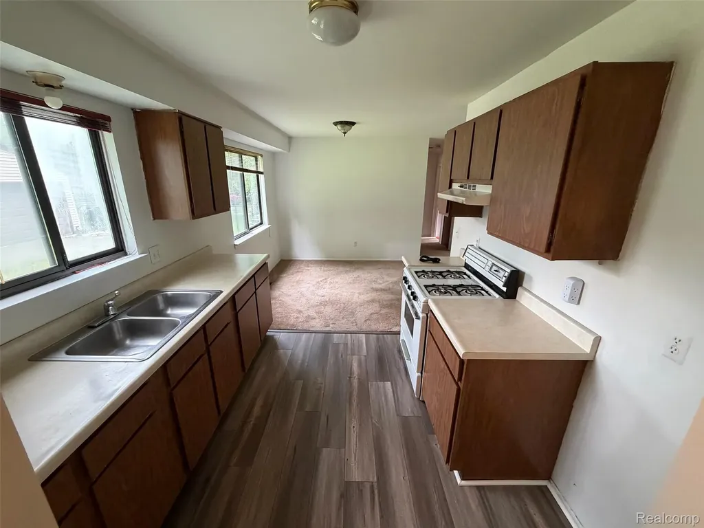 718 W Baker Road Highland Charter Township MI 48357