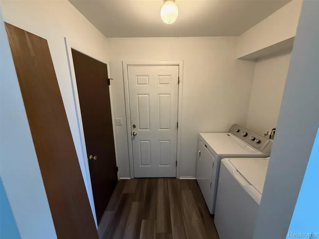718 W Baker Road Highland Charter Township MI 48357