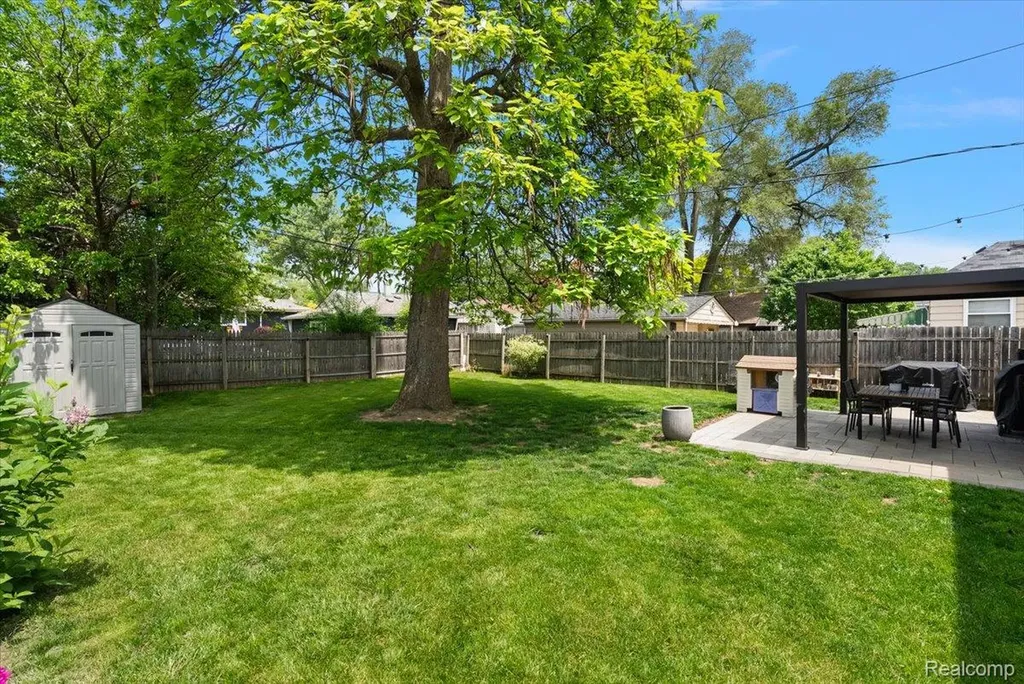 246 Massoit Street Clawson City MI 48017