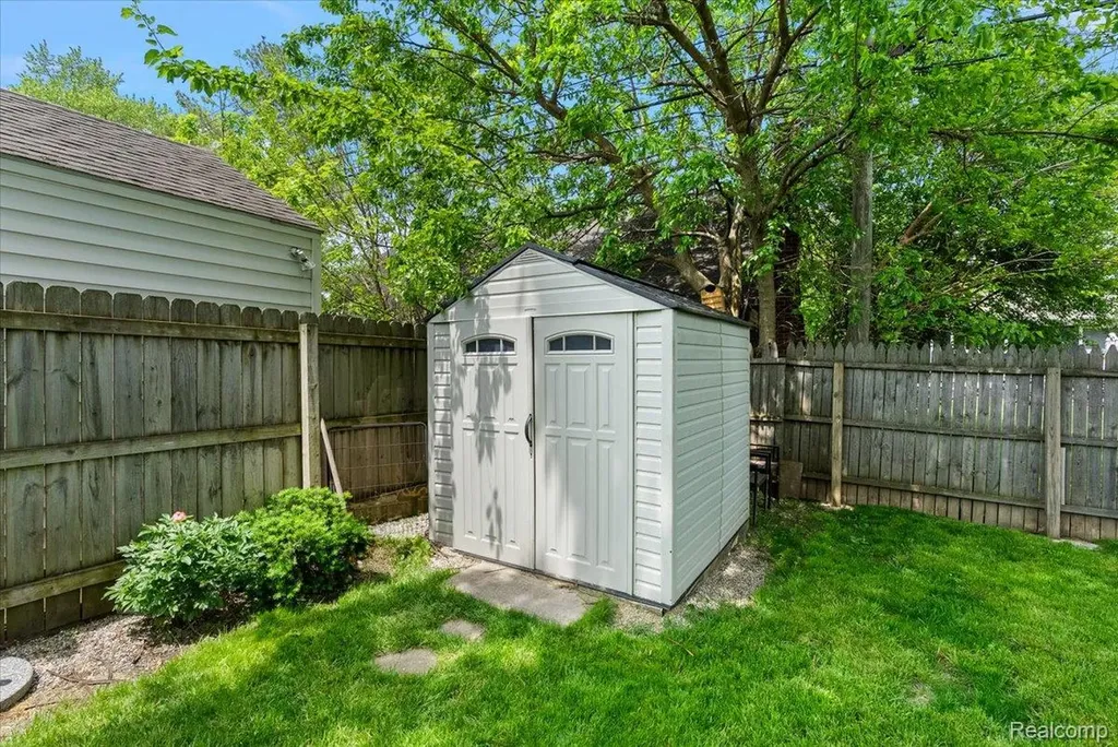 246 Massoit Street Clawson City MI 48017