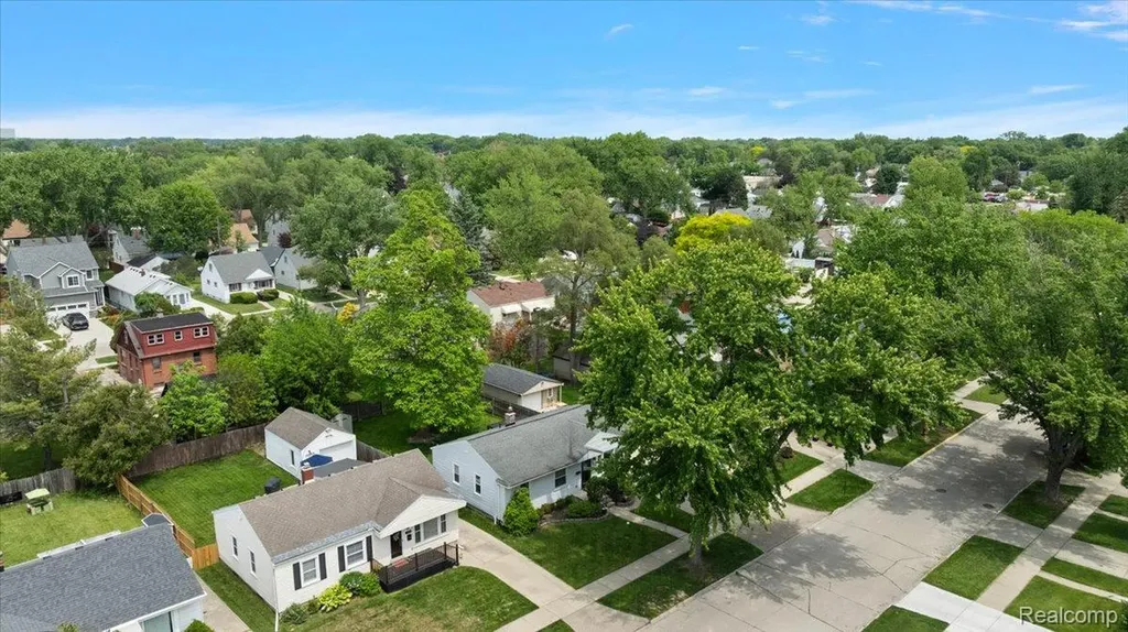 246 Massoit Street Clawson City MI 48017