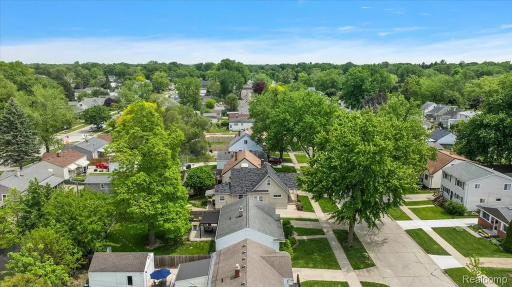 246 Massoit Street Clawson City MI 48017