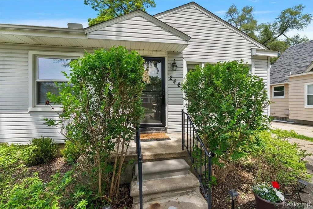 246 Massoit Street Clawson City MI 48017